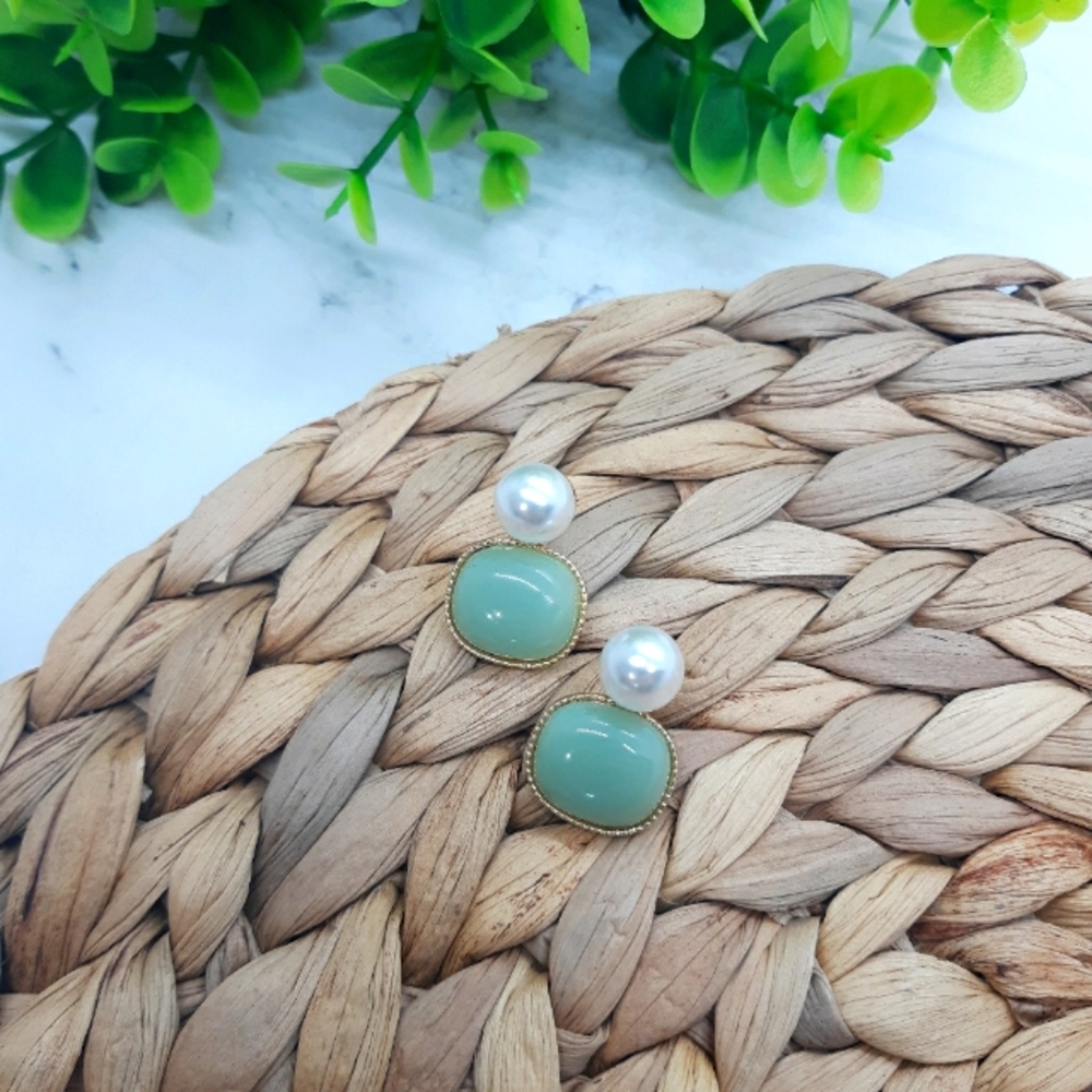 Vintage Style Post Earrings- Jade Green